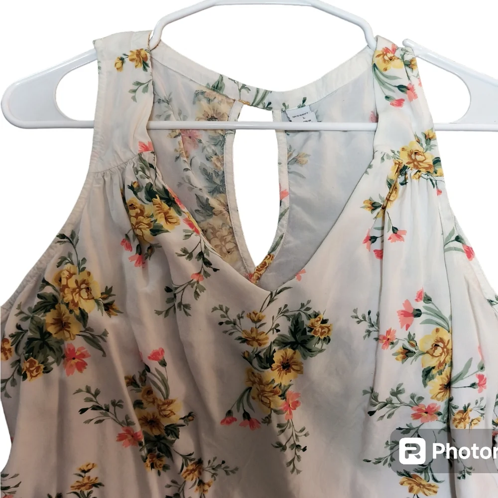 Old Navy 👚 - Picture 2 of 4